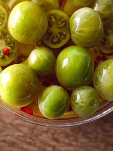 Quick Pickled Green Tomatoes First Image